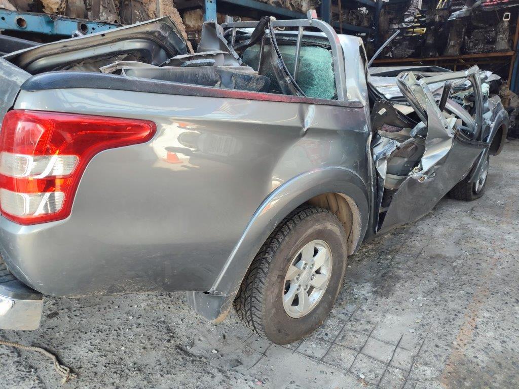 Mitsubishi L200 2016    EN DESARME